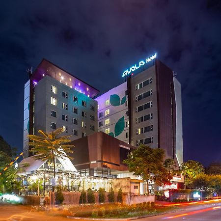 Hotel Ayola Lippo Чикаранг Экстерьер фото