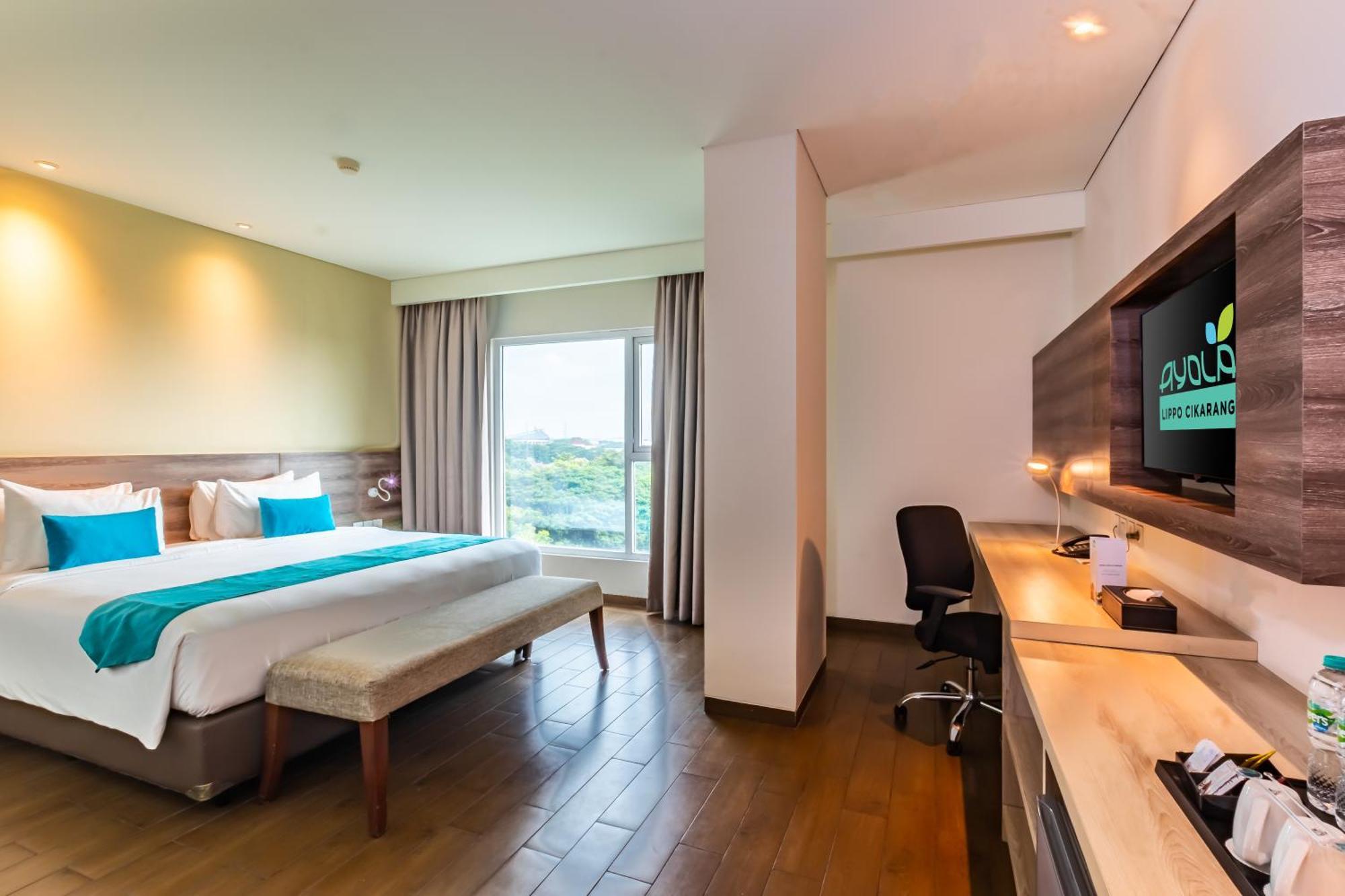 Hotel Ayola Lippo Чикаранг Экстерьер фото