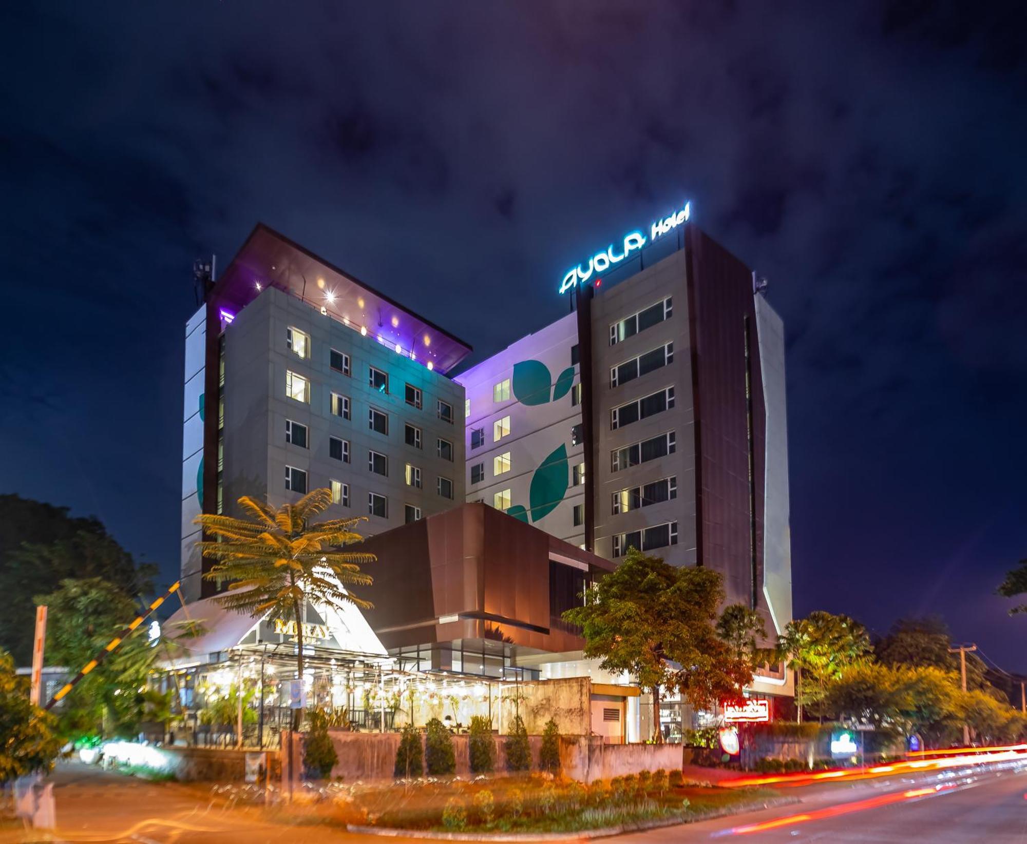 Hotel Ayola Lippo Чикаранг Экстерьер фото