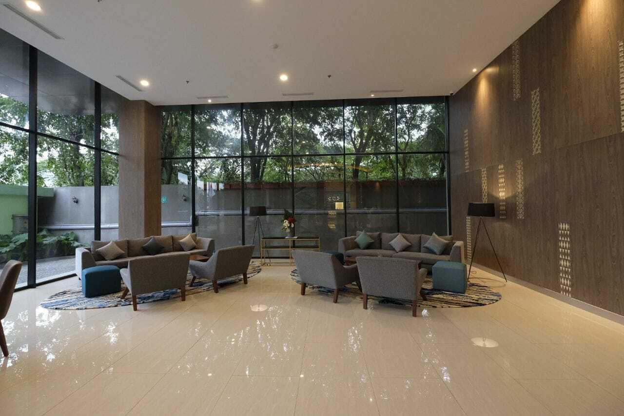 Hotel Ayola Lippo Чикаранг Экстерьер фото